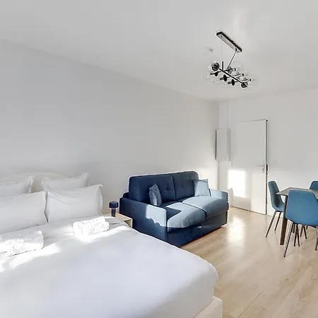 Spacious And Comfortable In Bastille Apartment