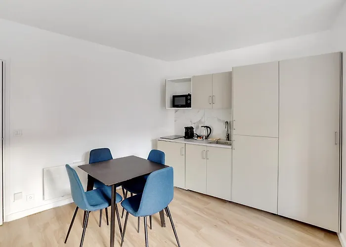 Апартаменты Spacious And Comfortable In Bastille *